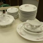 812 1077 DINNERWARE